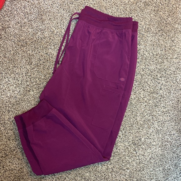 Dickies Women's EDS Essentials Scrub Top and Bottom - Wine - Picture 5 of 11